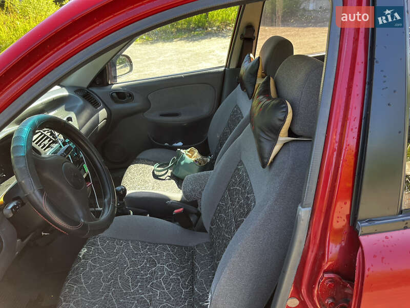 Седан Daewoo Lanos 2008 в Новому Розділі