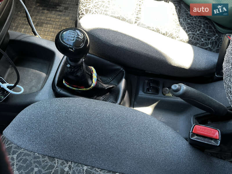 Седан Daewoo Lanos 2008 в Новому Розділі