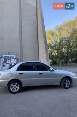 Седан Daewoo Lanos 2004 в 