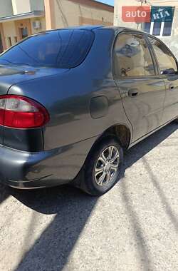 Седан Daewoo Lanos 2001 в 