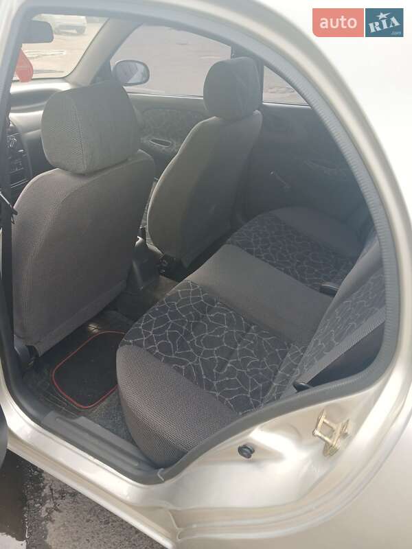 Седан Daewoo Lanos 2003 в Одессе