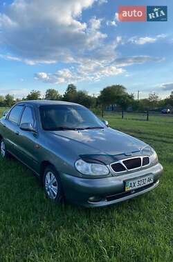 Седан Daewoo Lanos 2001 в Слобожанському