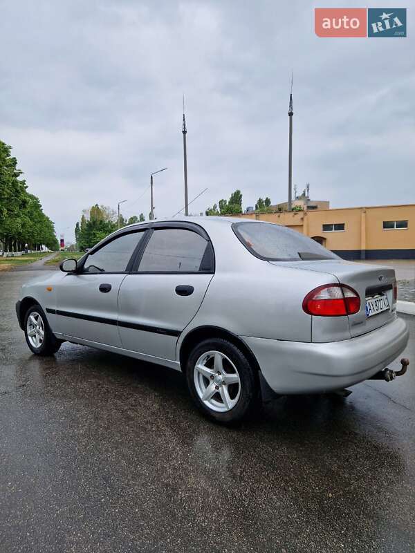 Седан Daewoo Lanos 2004 в Харькове