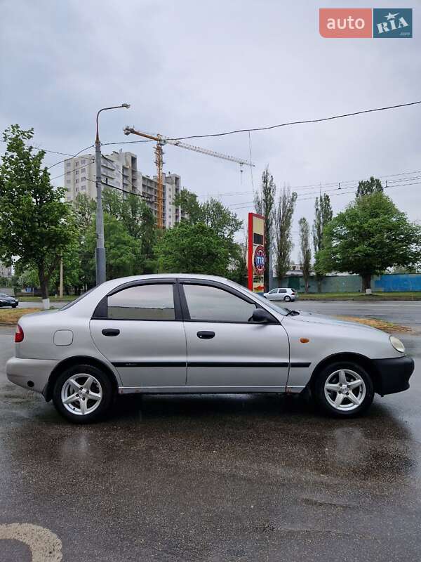 Седан Daewoo Lanos 2004 в Харькове