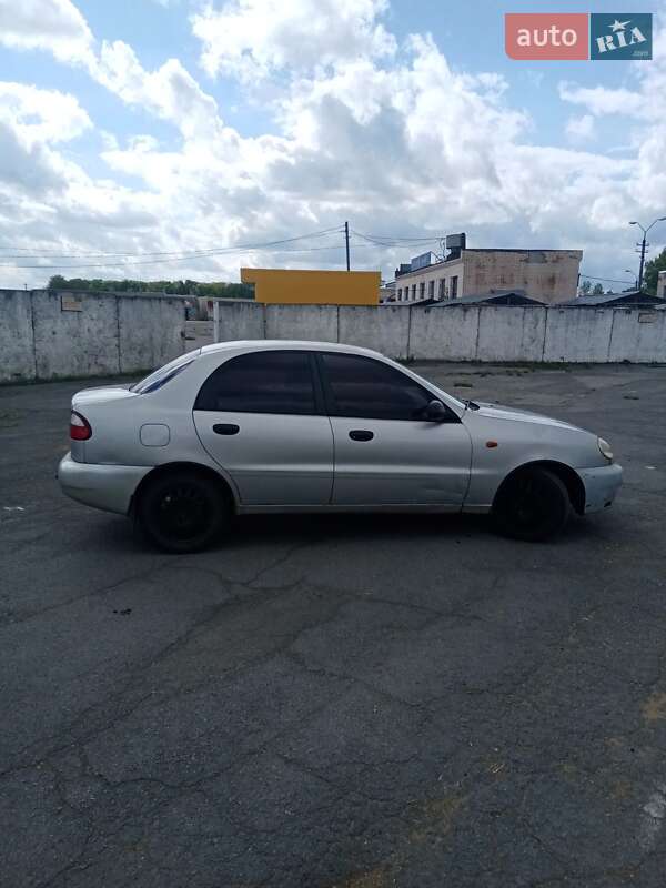 Седан Daewoo Lanos 2002 в Звягеле
