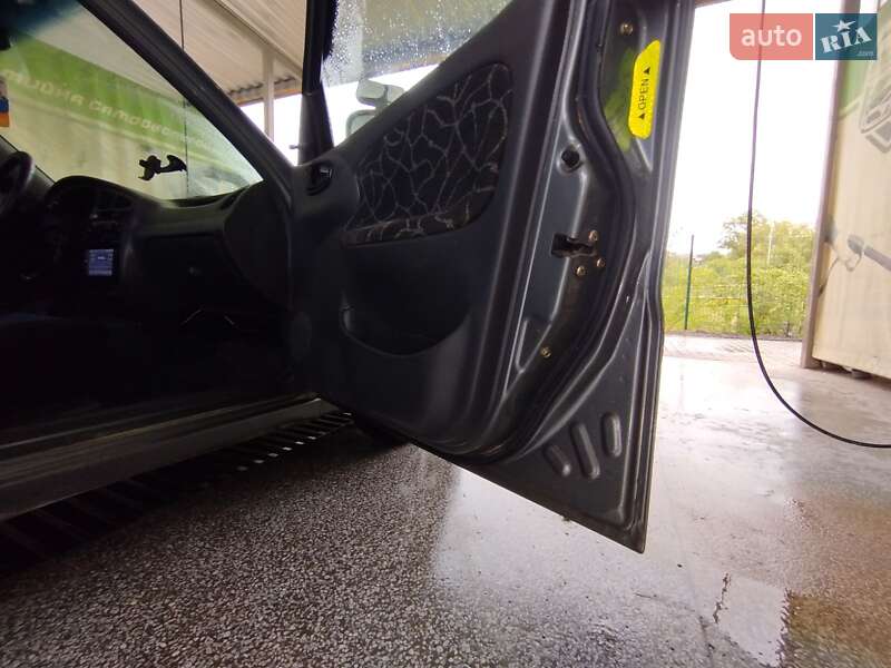 Хэтчбек Daewoo Lanos 2002 в Виннице