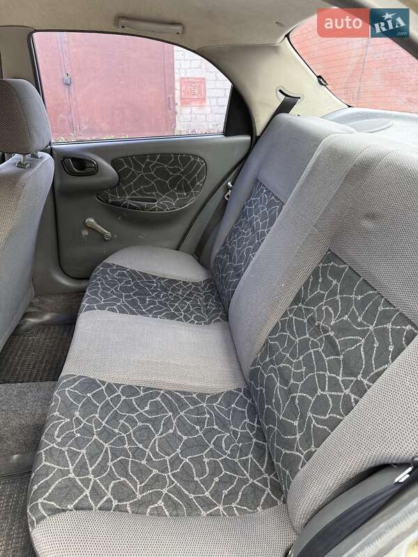 Седан Daewoo Lanos 2003 в Чернигове