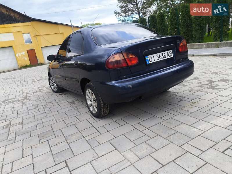 Седан Daewoo Lanos 2002 в Долині