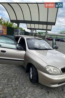 Седан Daewoo Lanos 2004 в Золочеві