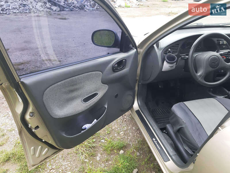 Седан Daewoo Lanos 2008 в Львові