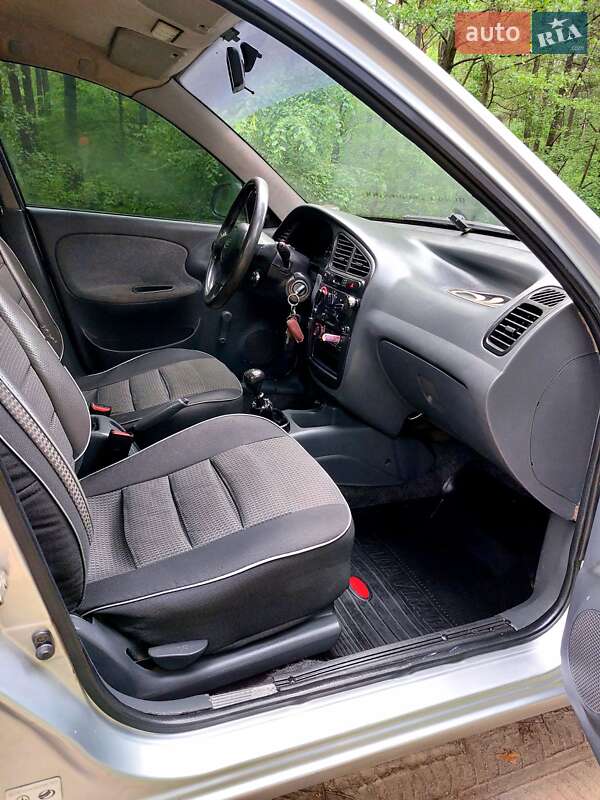 Седан Daewoo Lanos 2006 в Тростянце