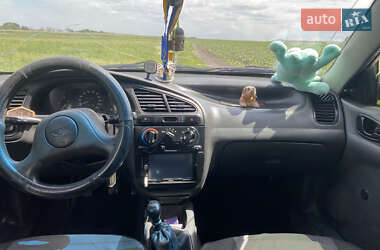 Седан Daewoo Lanos 2001 в Золочеві