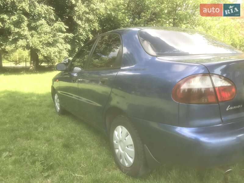 Седан Daewoo Lanos 2008 в Ужгороді