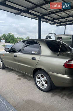 Седан Daewoo Lanos 2002 в Кременці