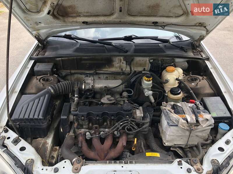 Седан Daewoo Lanos 2011 в Днепре
