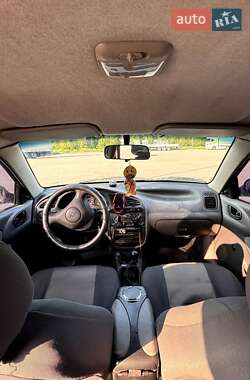 Седан Daewoo Lanos 2004 в 