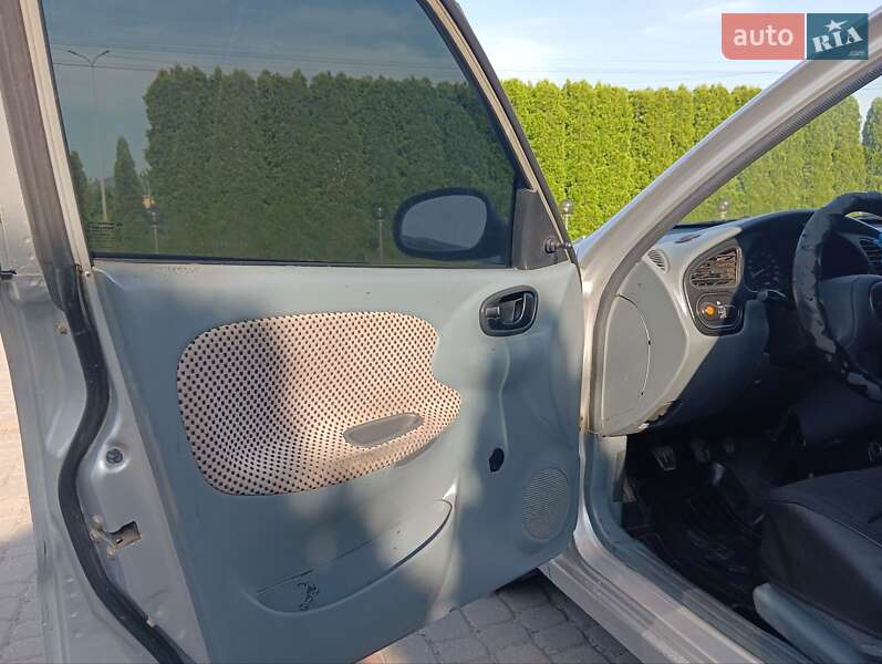 Седан Daewoo Lanos 2006 в Дунаевцах