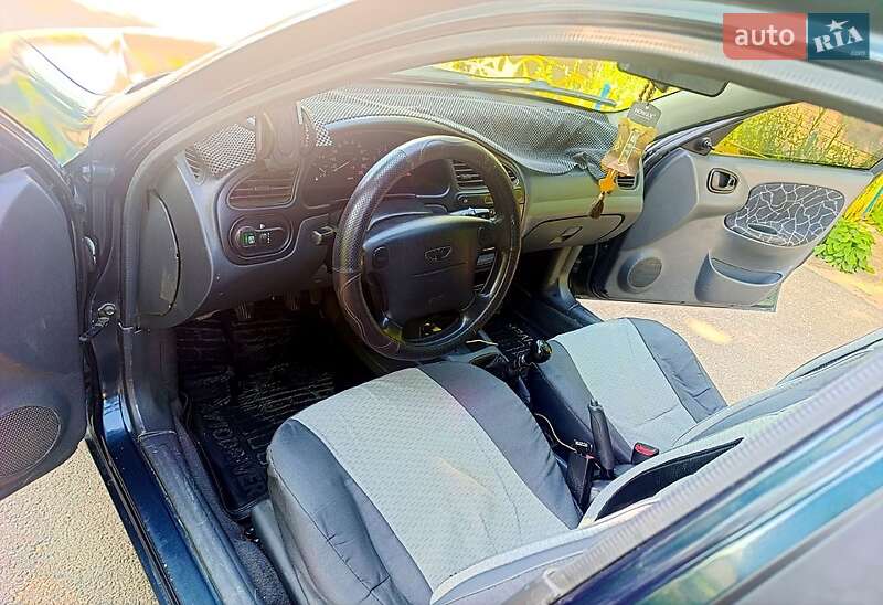 Седан Daewoo Lanos 2002 в Беляевке