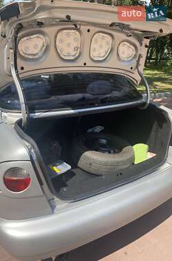 Седан Daewoo Lanos 2001 в 
