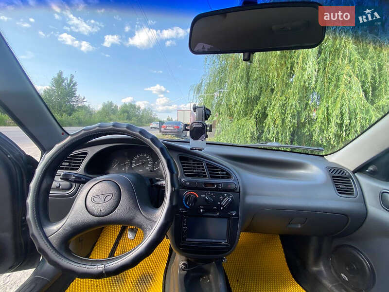 Седан Daewoo Lanos 1999 в Киеве