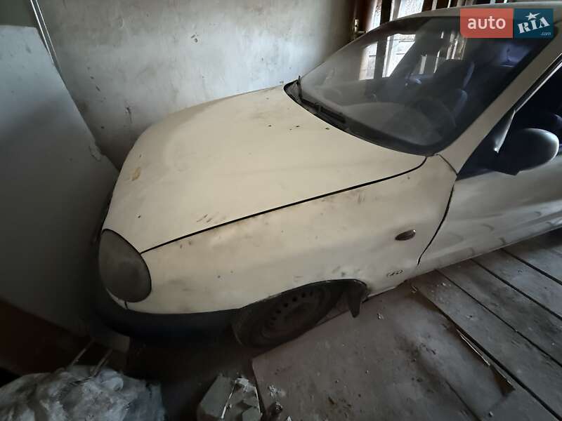 Седан Daewoo Lanos 2002 в Львове