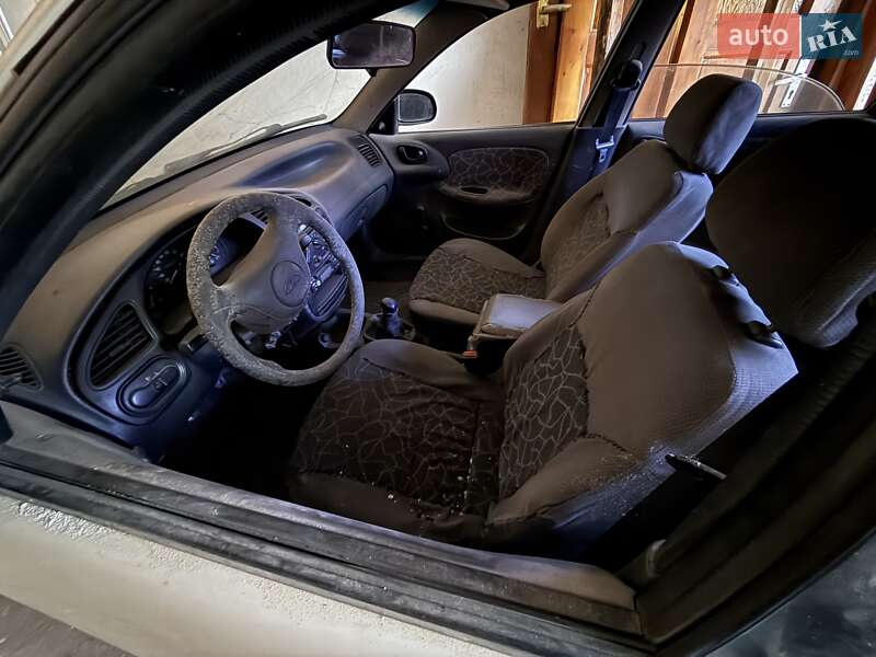 Седан Daewoo Lanos 2002 в Львове