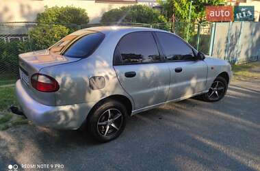 Седан Daewoo Lanos 2001 в Мукачевому