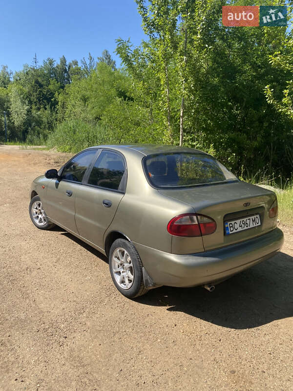 Седан Daewoo Lanos 2004 в Новом Роздоле