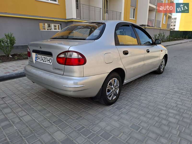 Седан Daewoo Lanos 2002 в Одессе