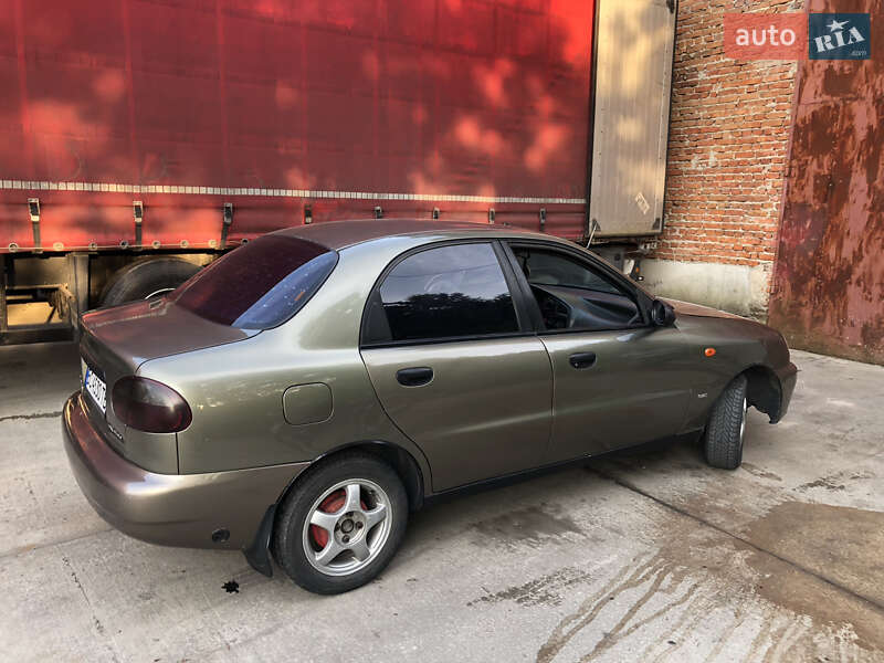 Седан Daewoo Lanos 2003 в Жовкве