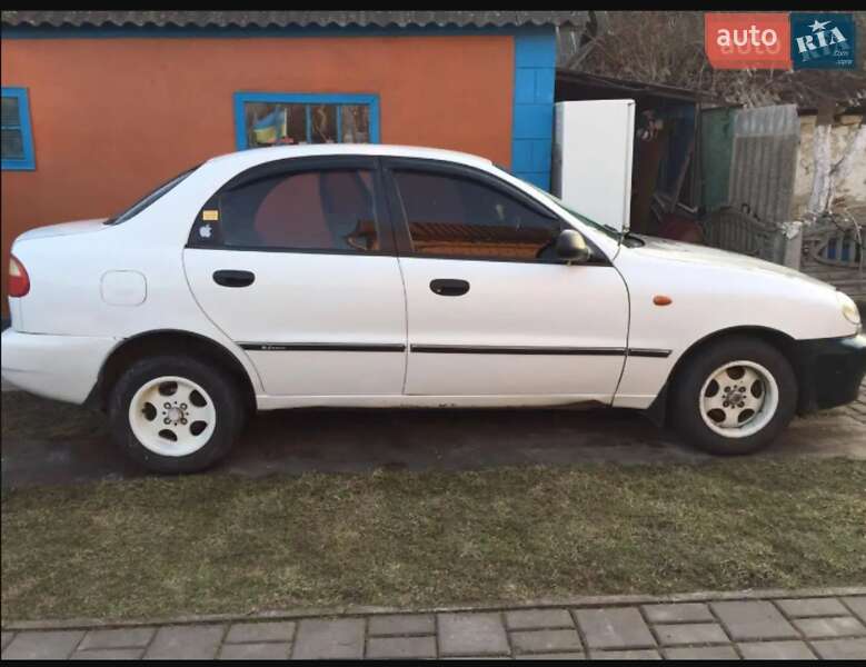 Седан Daewoo Lanos 1998 в Узине фото Седан Daewoo Lanos 1998 в Узине