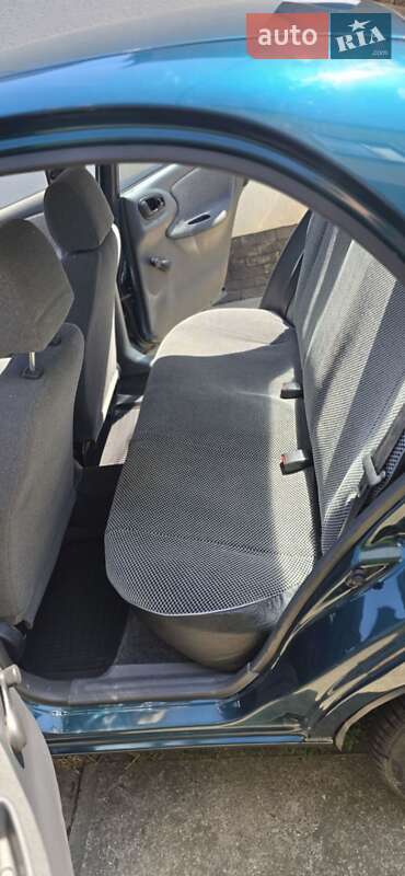 Седан Daewoo Lanos 2005 в Хусте