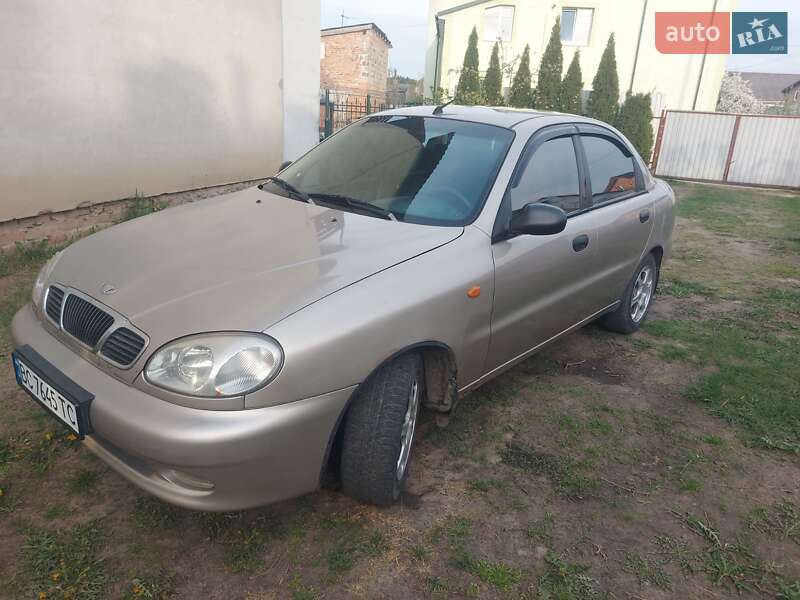 Седан Daewoo Lanos 2004 в Львове