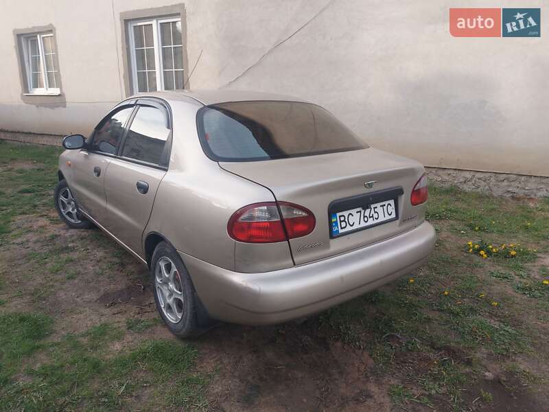 Седан Daewoo Lanos 2004 в Львове