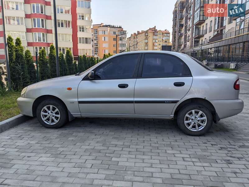 Седан Daewoo Lanos 2005 в Новояворовске