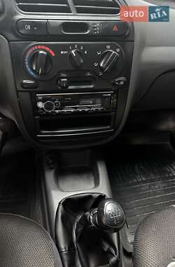 Седан Daewoo Lanos 2003 в 