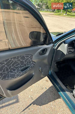 Седан Daewoo Lanos 2002 в 