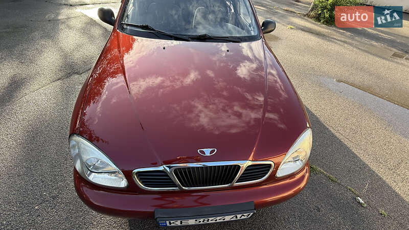 Седан Daewoo Lanos 2002 в Дніпрі