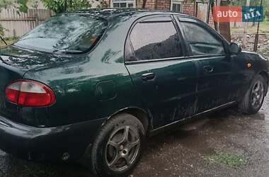 Седан Daewoo Lanos 1998 в Устинівці
