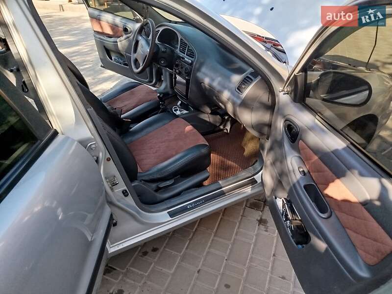 Седан Daewoo Lanos 2006 в Покрові