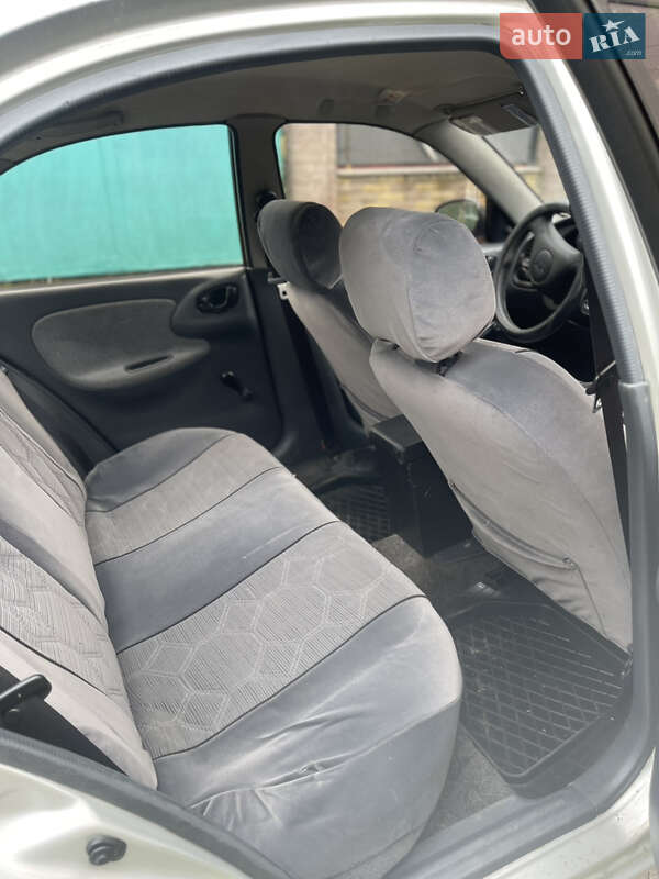 Седан Daewoo Lanos 2006 в Надворной