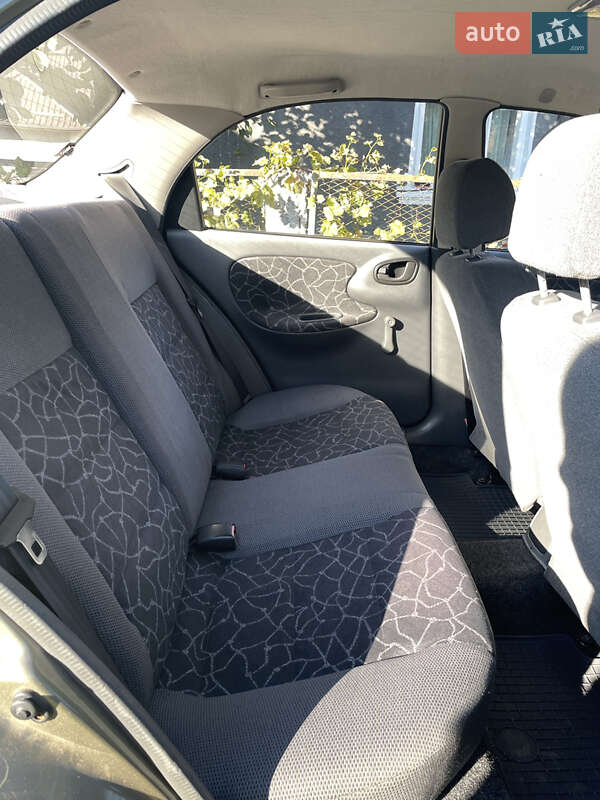 Седан Daewoo Lanos 2003 в Луцьку
