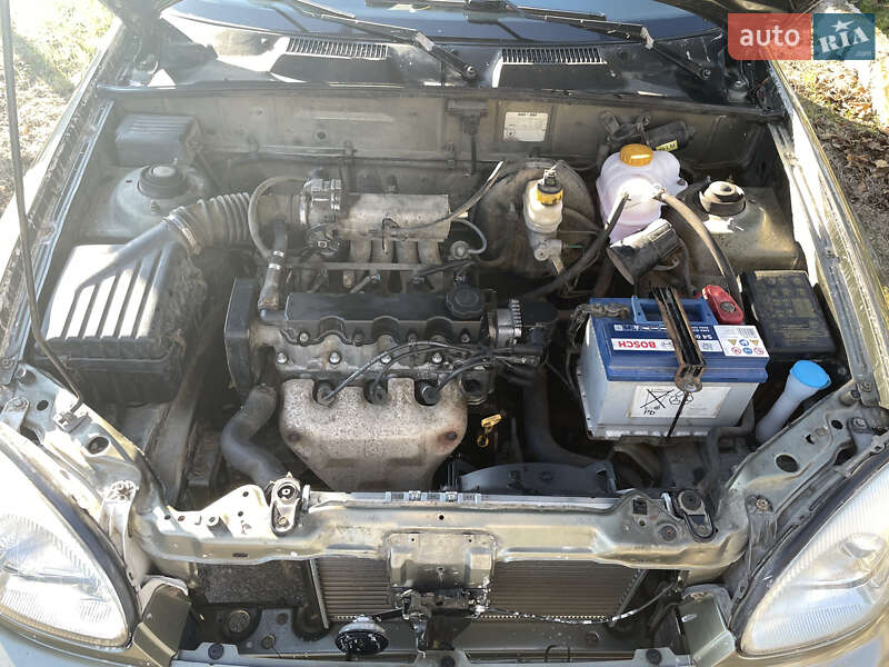 Седан Daewoo Lanos 2003 в Луцьку
