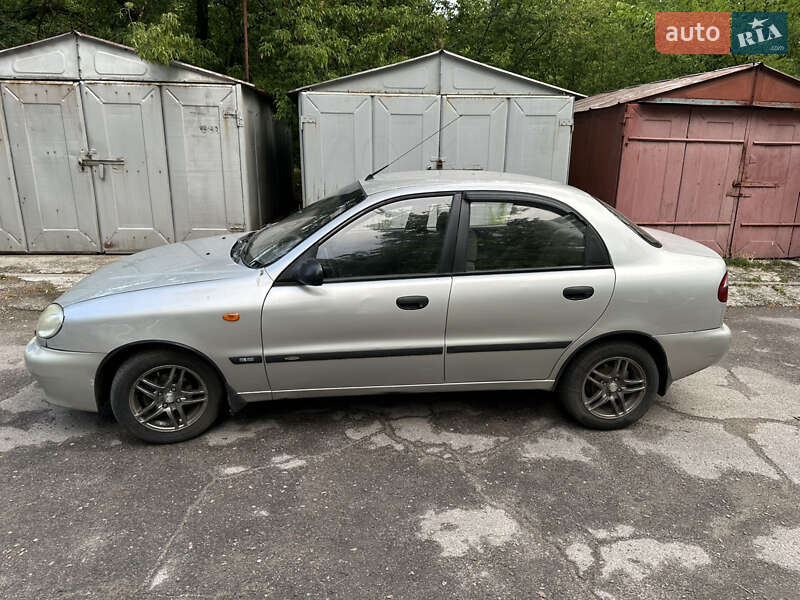 Седан Daewoo Lanos 2004 в Днепре