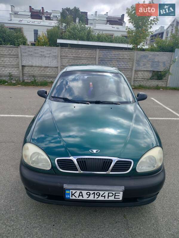 Седан Daewoo Lanos 2002 в Киеве
