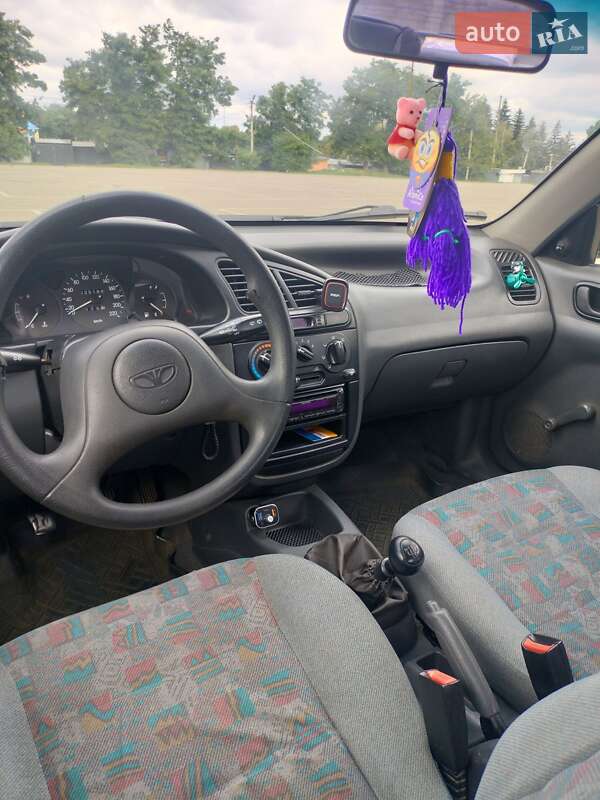 Седан Daewoo Lanos 2002 в Киеве