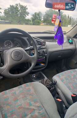 Седан Daewoo Lanos 2002 в 