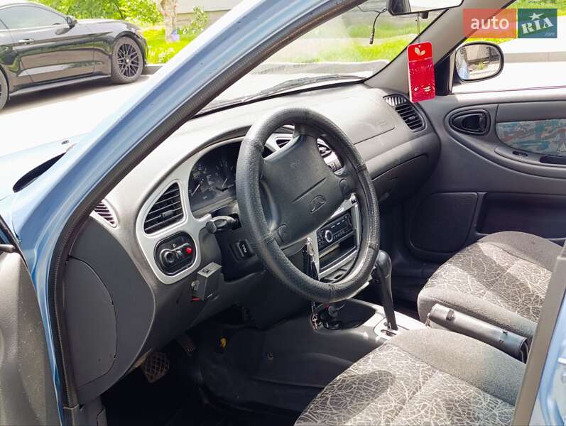 Седан Daewoo Lanos 2004 в Дніпрі
