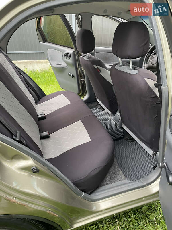 Седан Daewoo Lanos 2006 в Львові