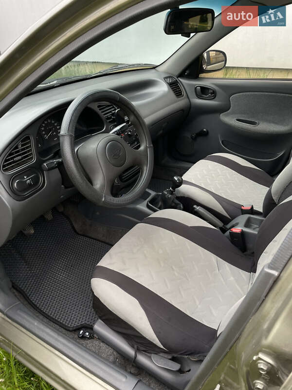 Седан Daewoo Lanos 2006 в Львові